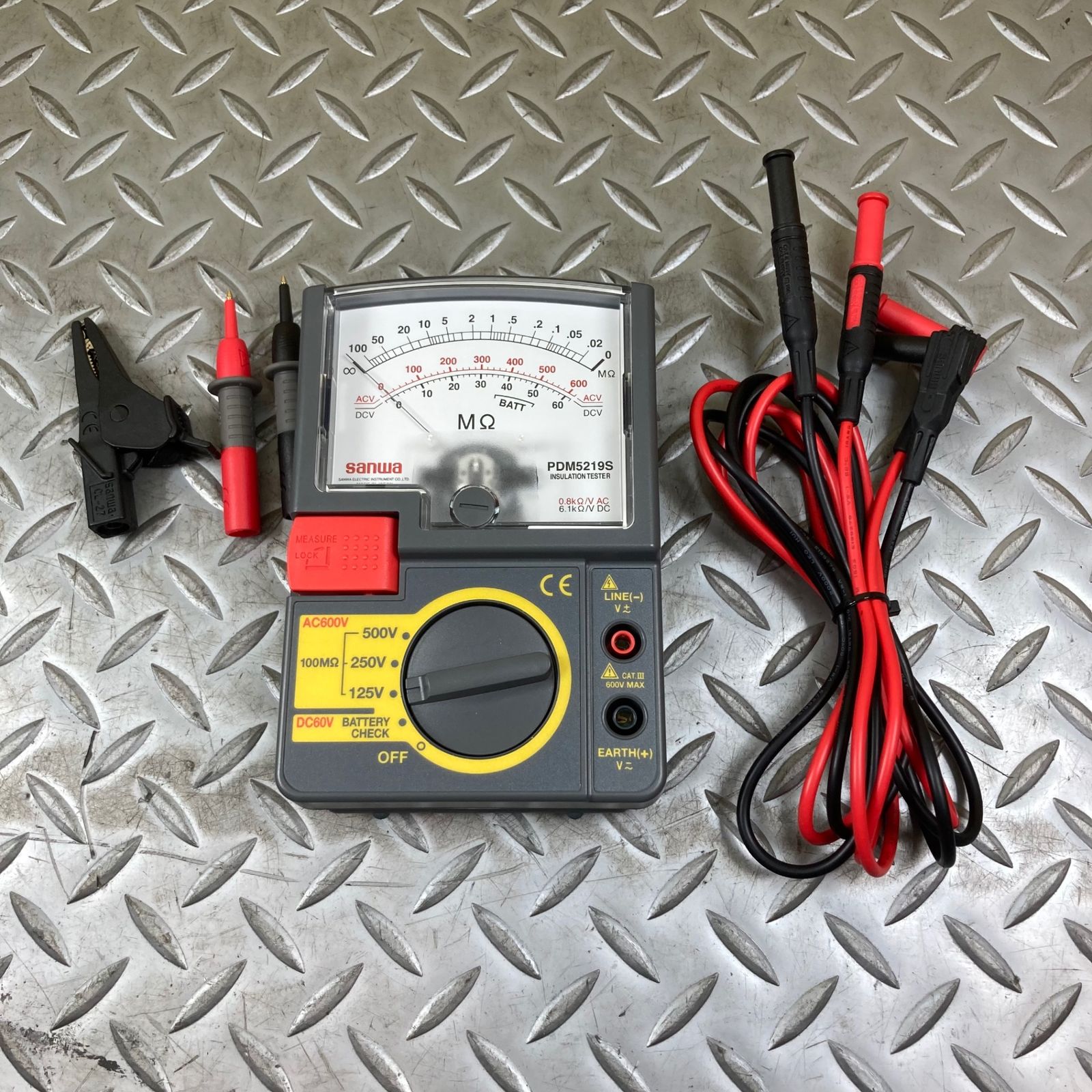 三和電気計器(サンワ/sannwa) 3レンジアナログ絶縁抵抗計 三和電気計器(サンワ/sannwa) 3レンジアナログ絶縁抵抗計