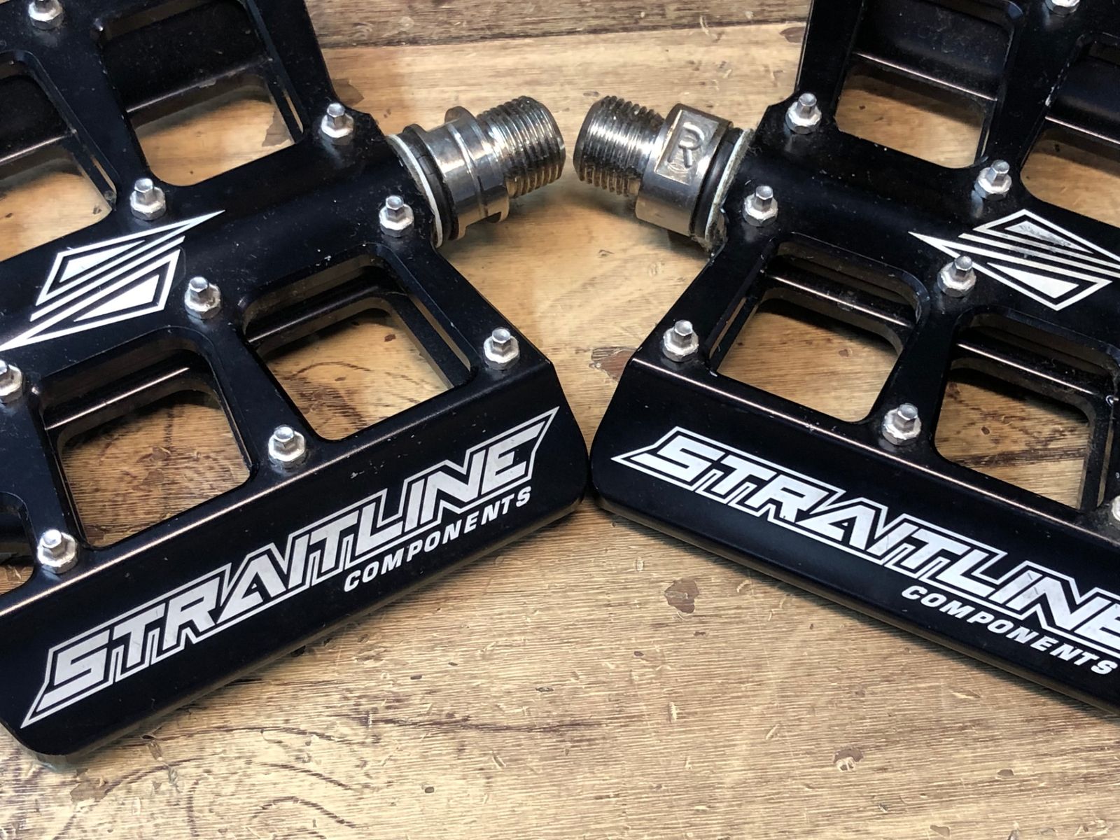 ストレートライン AMP フラットペダル Straitline Components AMP