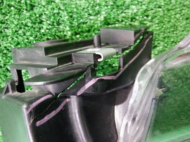 純正 DJLFS デミオ 左ヘッドランプ 【143611】 - メルカリ