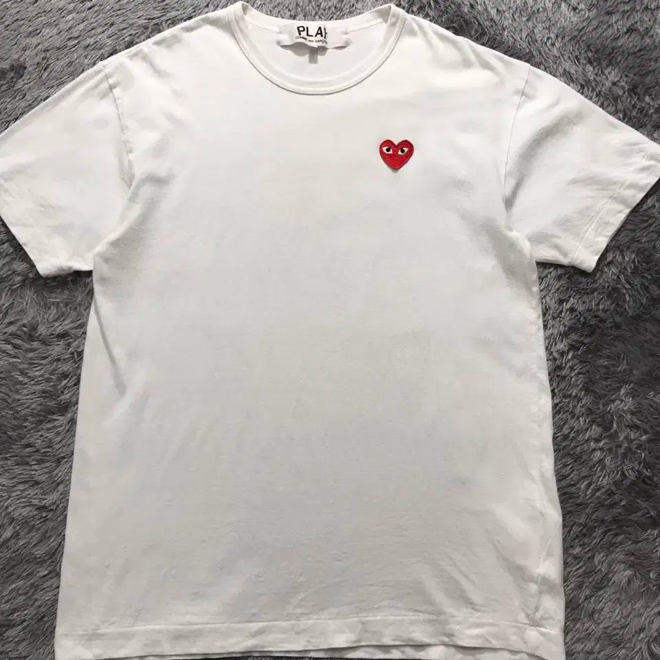 L ハングルタグ 兼用 COMME des GARCONS コム デ ギャルソン レッドハートワッフェン 半袖Tシャツ