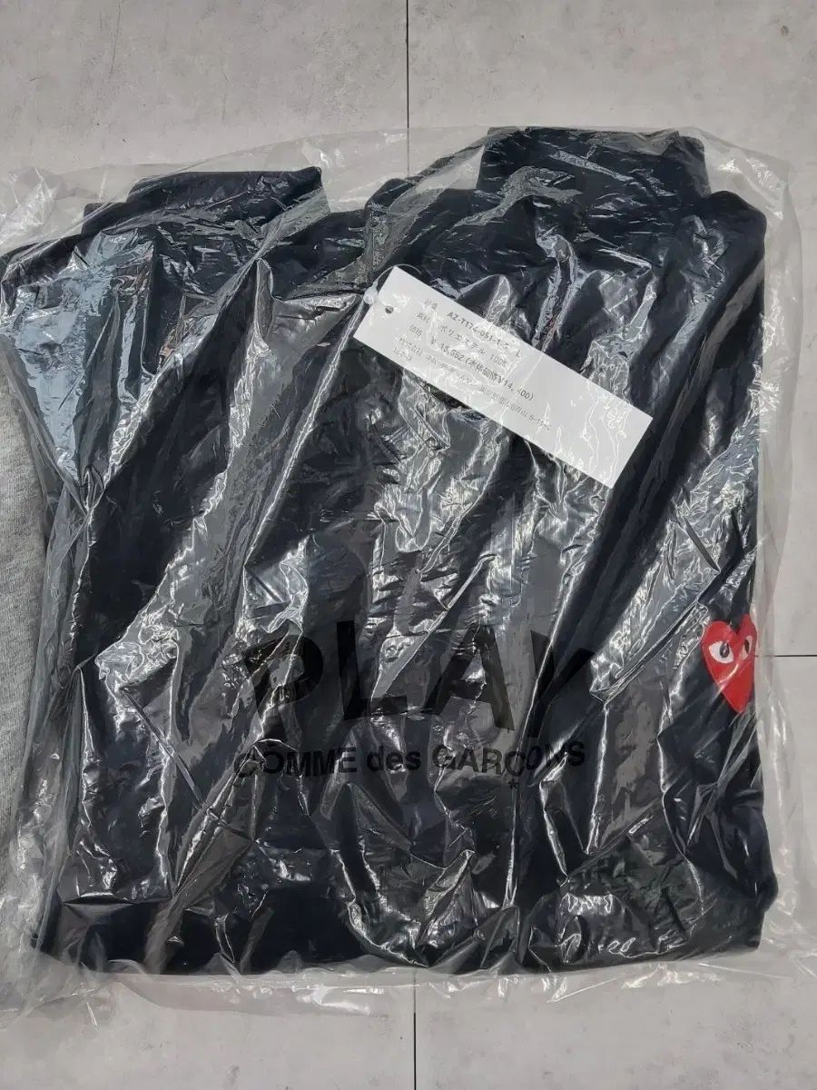 COMME des GARCONS PLAY フーディー ブラックグレー Tシャツ