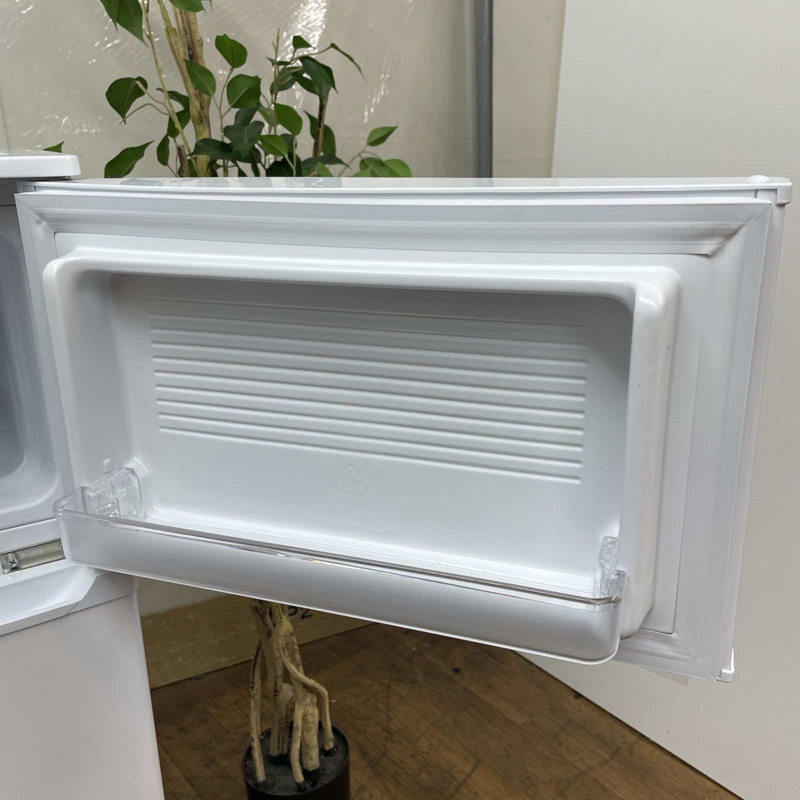 R238 ☀️ アイリスオーヤマ 2ドア冷蔵庫（90L / 右開き）21年製 IRSD