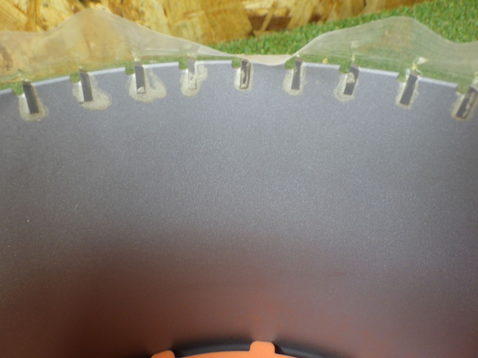 ALC材への穴あけ作業に 箱汚れ