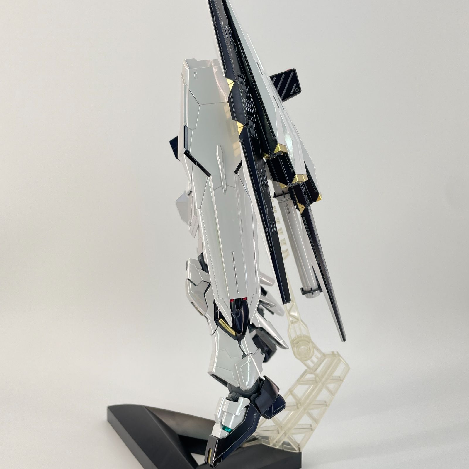 ガンプラ【中古品/多少の傷あり】 MG 1/100 RX-93 νガンダム
