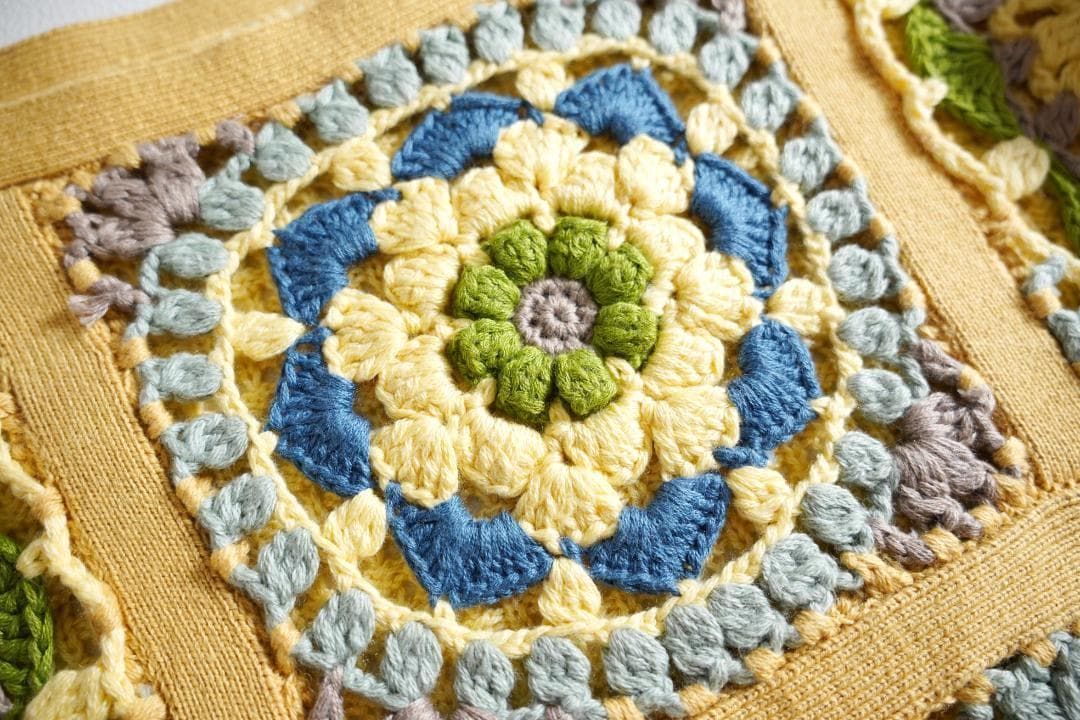 シビラ ホコモモラ