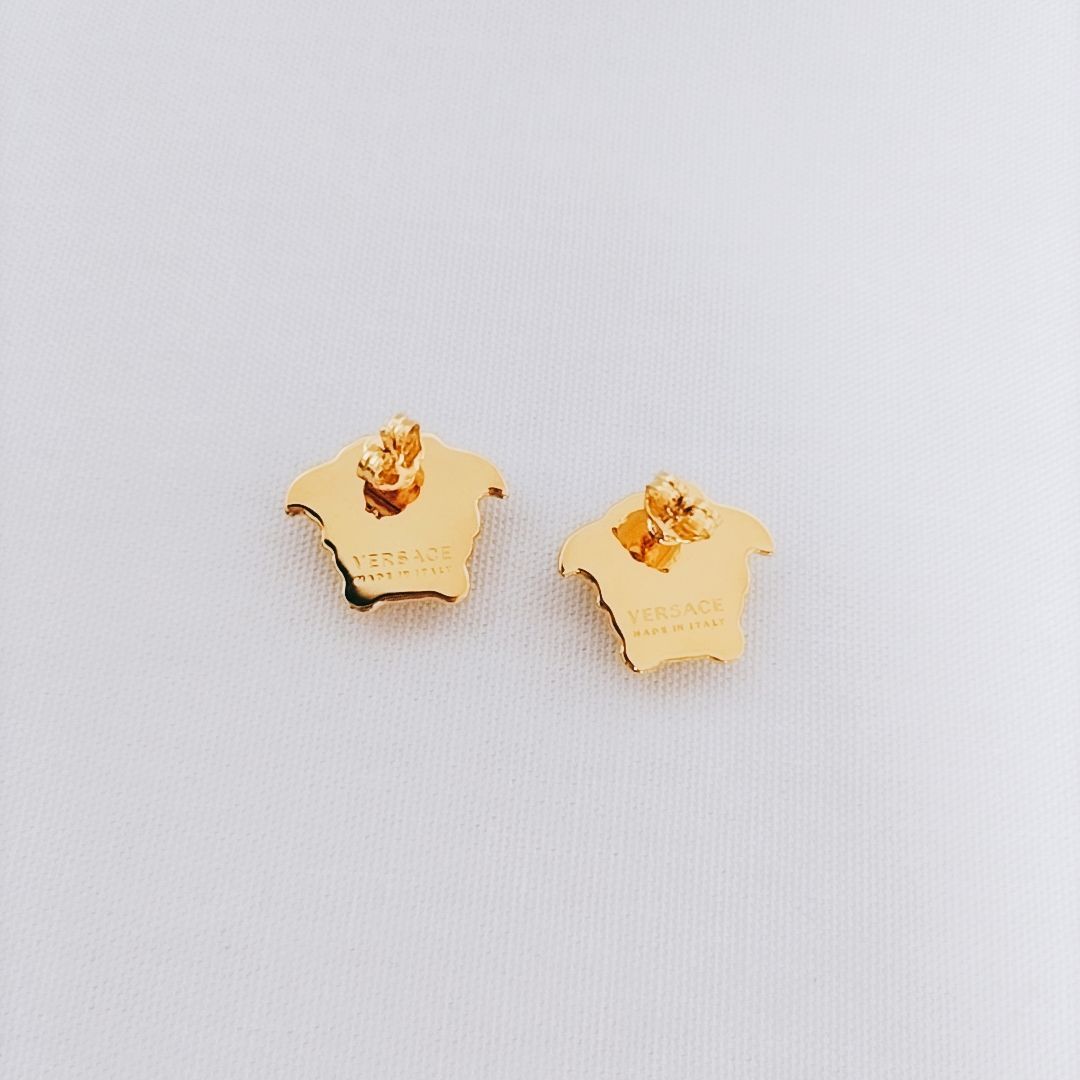 【新品未使用】VERSACE メドゥーサ ヘッド ピアス ゴールドカラー 訳あり・新品未使用】VERSACE メドゥーサ ヘッド ピアス