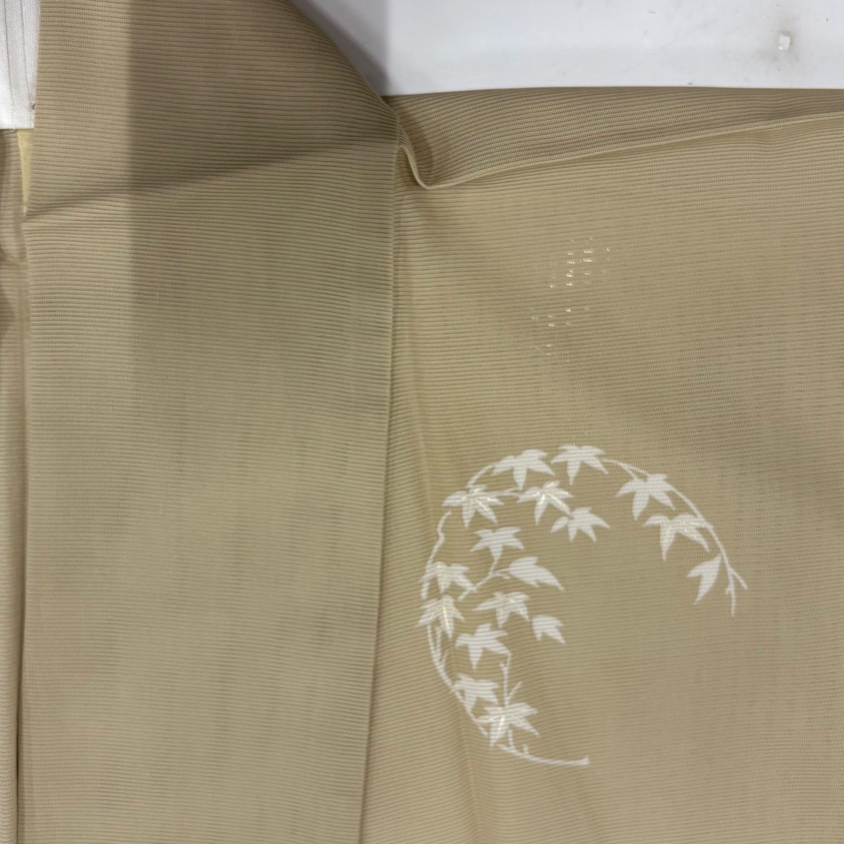 付下げ 身丈157cm 裄丈65.5cm M 薄物 絽 楓 草花 金糸 刺繍 ベージュ  