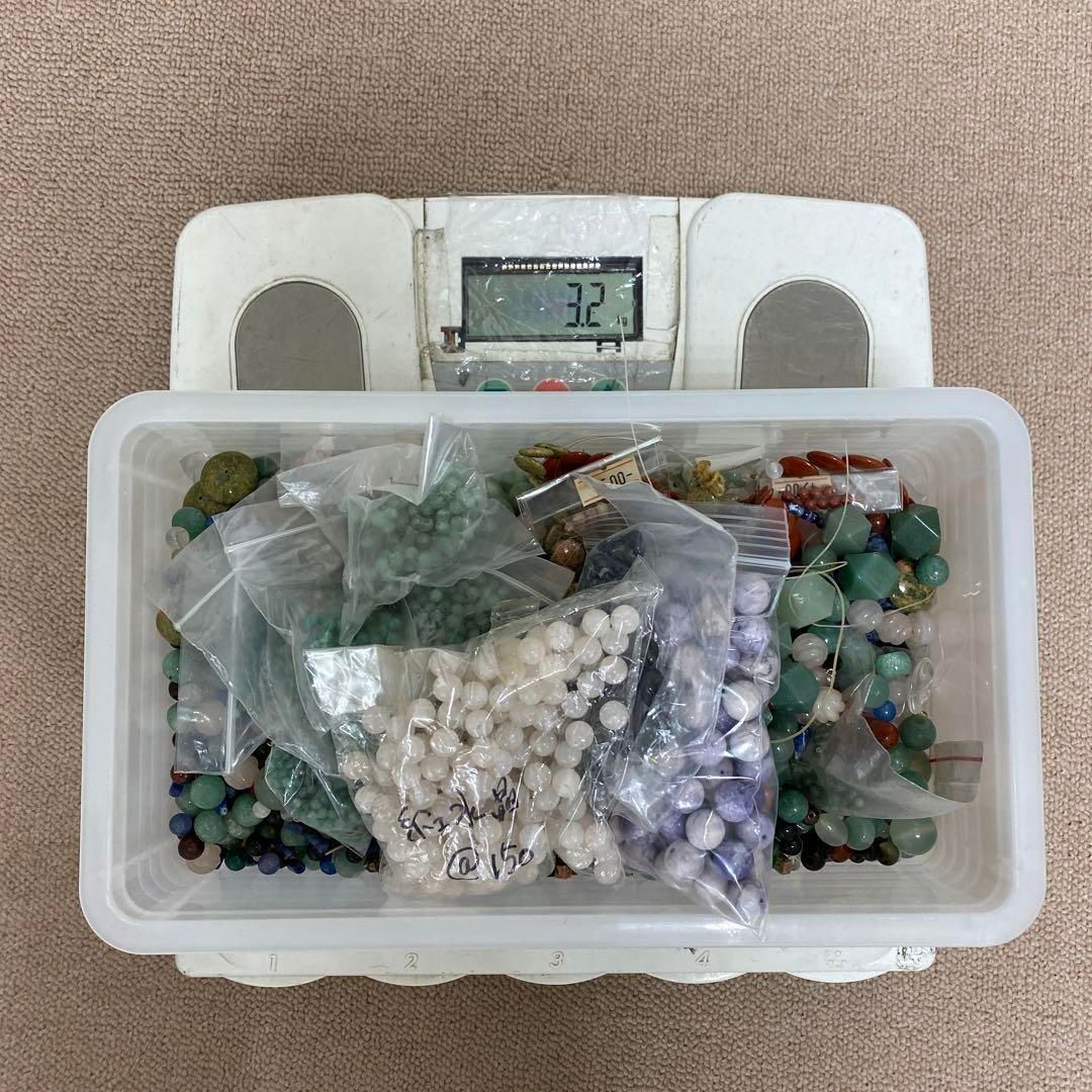 玉等宝石約3.2㌔