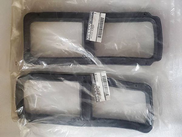 日産 純正 ハコスカ 用 テール ゴム ウェザー ストリップ 2個セット