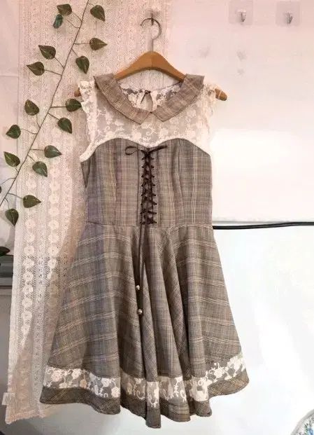 〖当時品〗LIZLISA フラワープリントブラウンミニワンピース リズリサ フラワープリント ミニワンピース 当時品〗LIZLISA フラワー