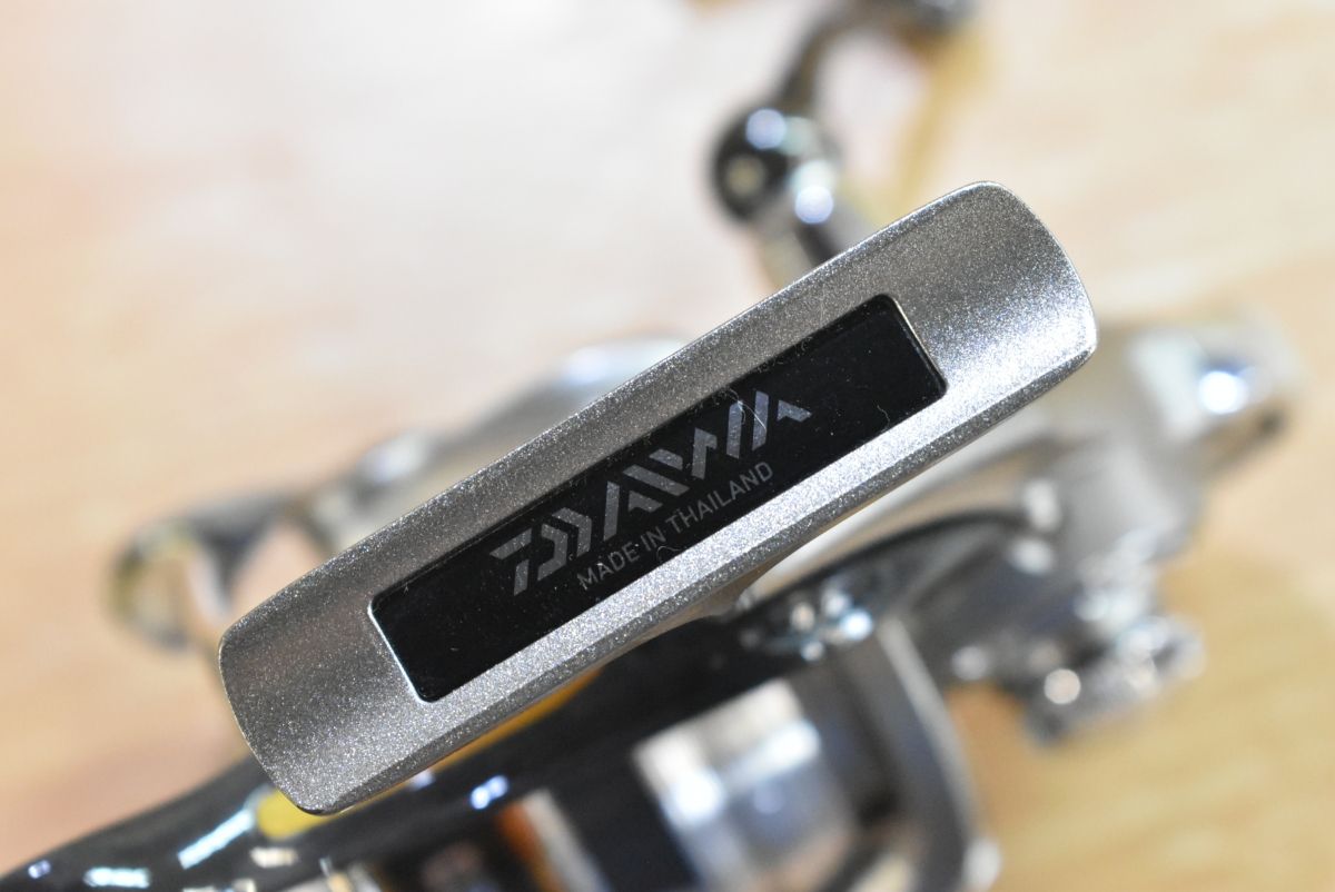 ダイワ 16 トライソ 2000 H-LBD DAIWA TRISO スピニングリール レバーブレーキ 磯 波止 フカセ チヌ クロダイ グレ メジナ フィッシングアクセサリー 釣り用シート