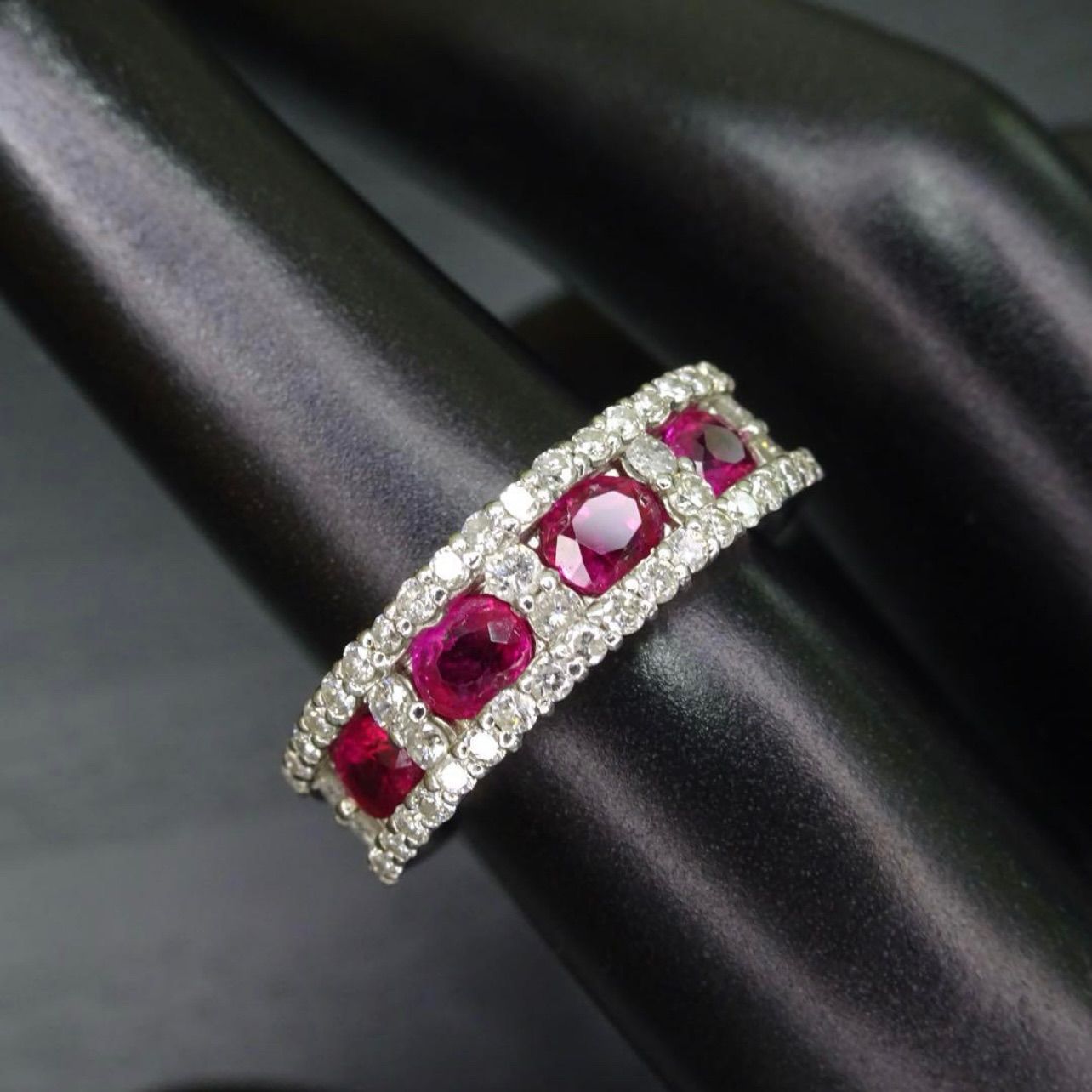 プラチナ pt900 天然ルビー1.22ct 天然ダイヤモンド0.59ct デザイン