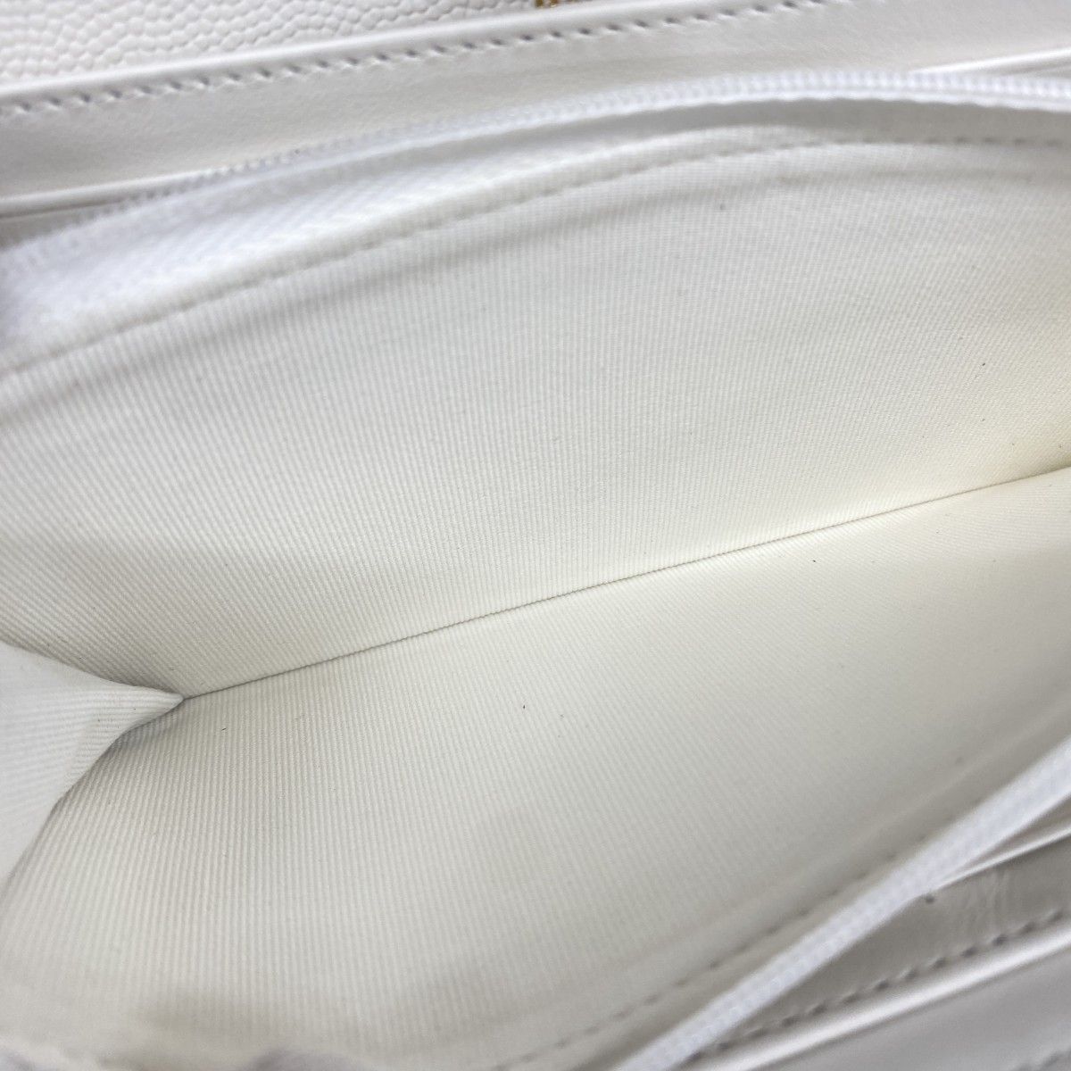 5ge6518】シャネル 長財布 マトラッセ キャビアスキン ホワイト  