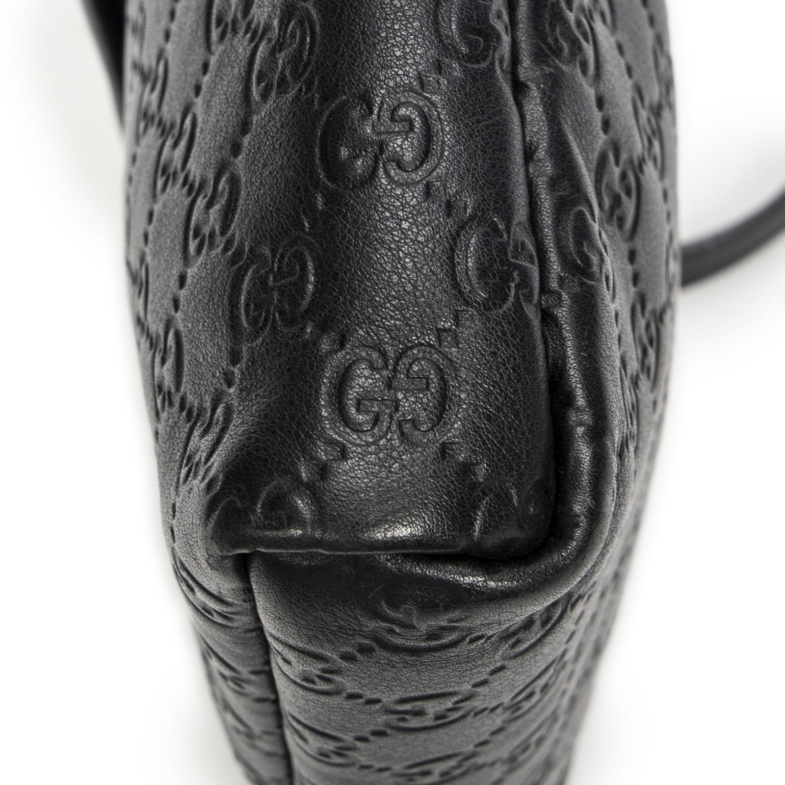 グッチフラップ クロスボディバッグ黒グッチッシマA