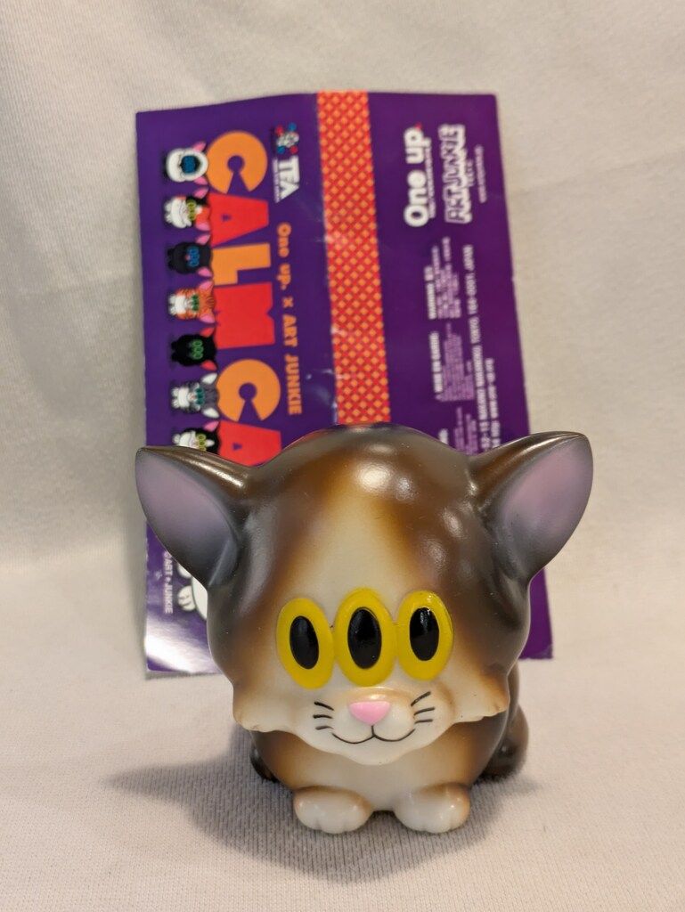 one up. × ART JUNKIE CALM CAT カームキャット 2点 LOOK ON CALM CAT ON TANK / VINYL Limited color / ART JUNKIE