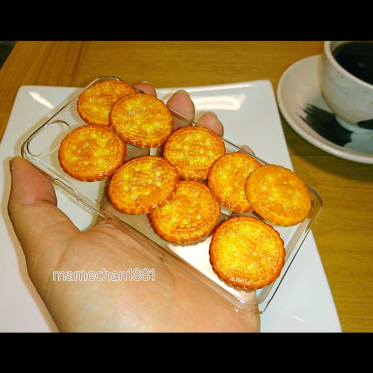 iPhone ケース　クラッカー