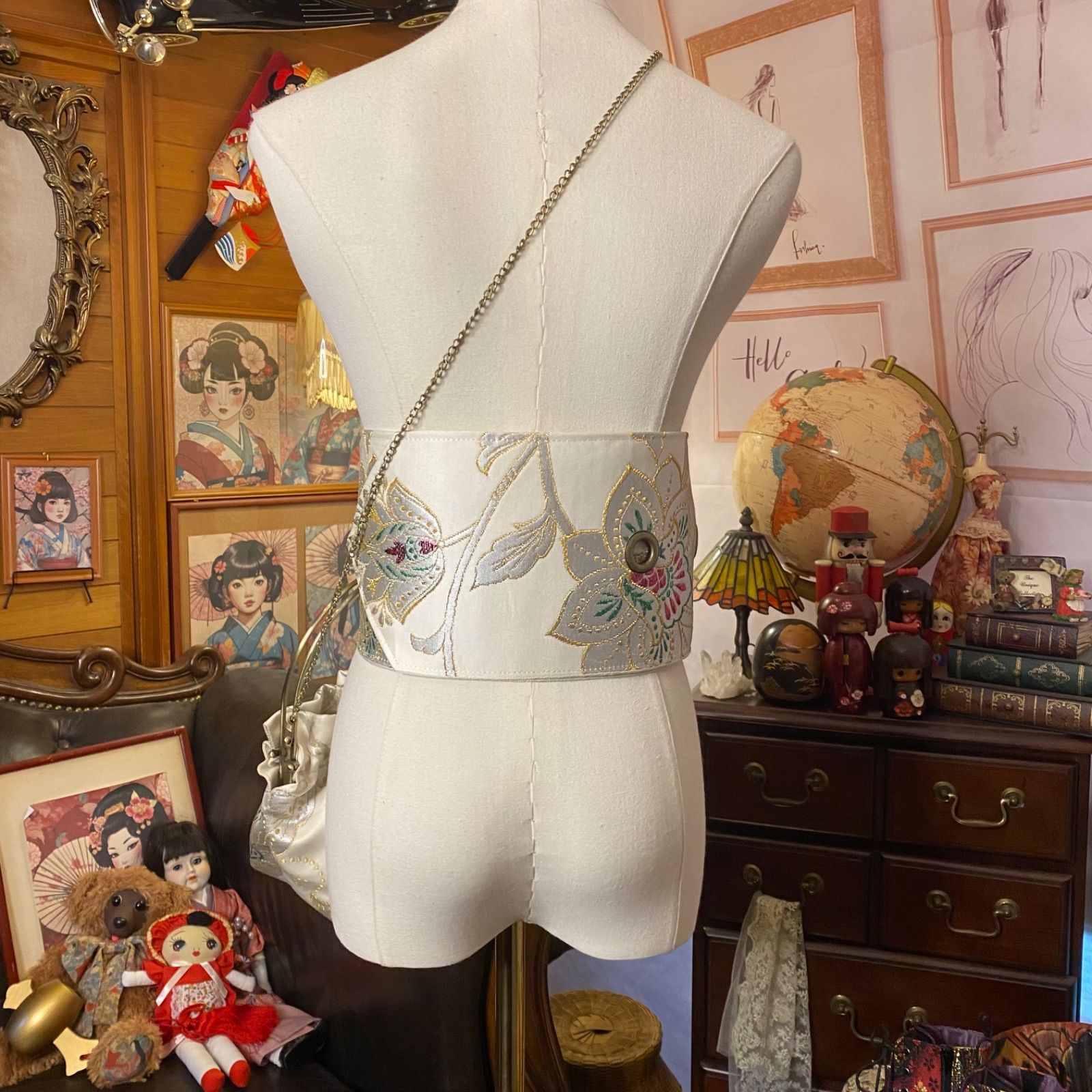 白に宿る 光のアラベスク