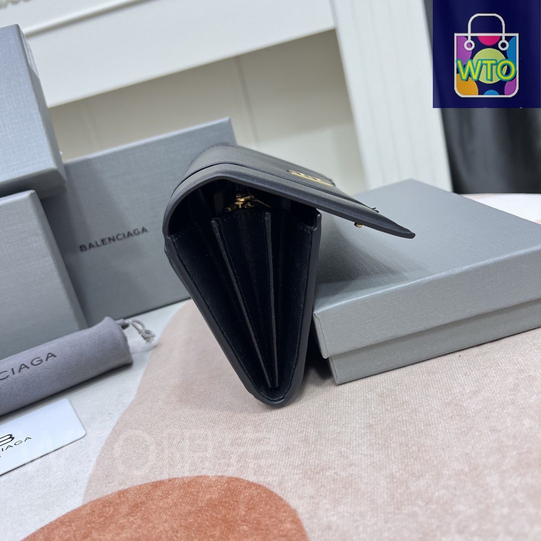 25k-258t【中古】PRADA プラダ レオパード柄 ハラコ レザー 二つ折り  