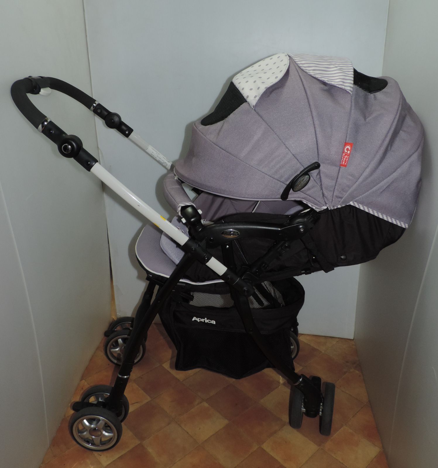 綺麗/ラクーナビッテ/１～３６カ月/ハイシート５３cm/オート４輪/洗濯済 Aprica - 綺麗/ラクーナビッテクッション/1～36カ月/オート4