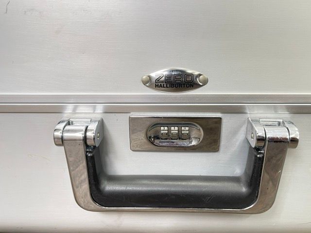 ゼロハリバートン アルミ 4輪 TSAロック ブラック ゼロハリバートン アルミ 4輪 TSAロック ブラック