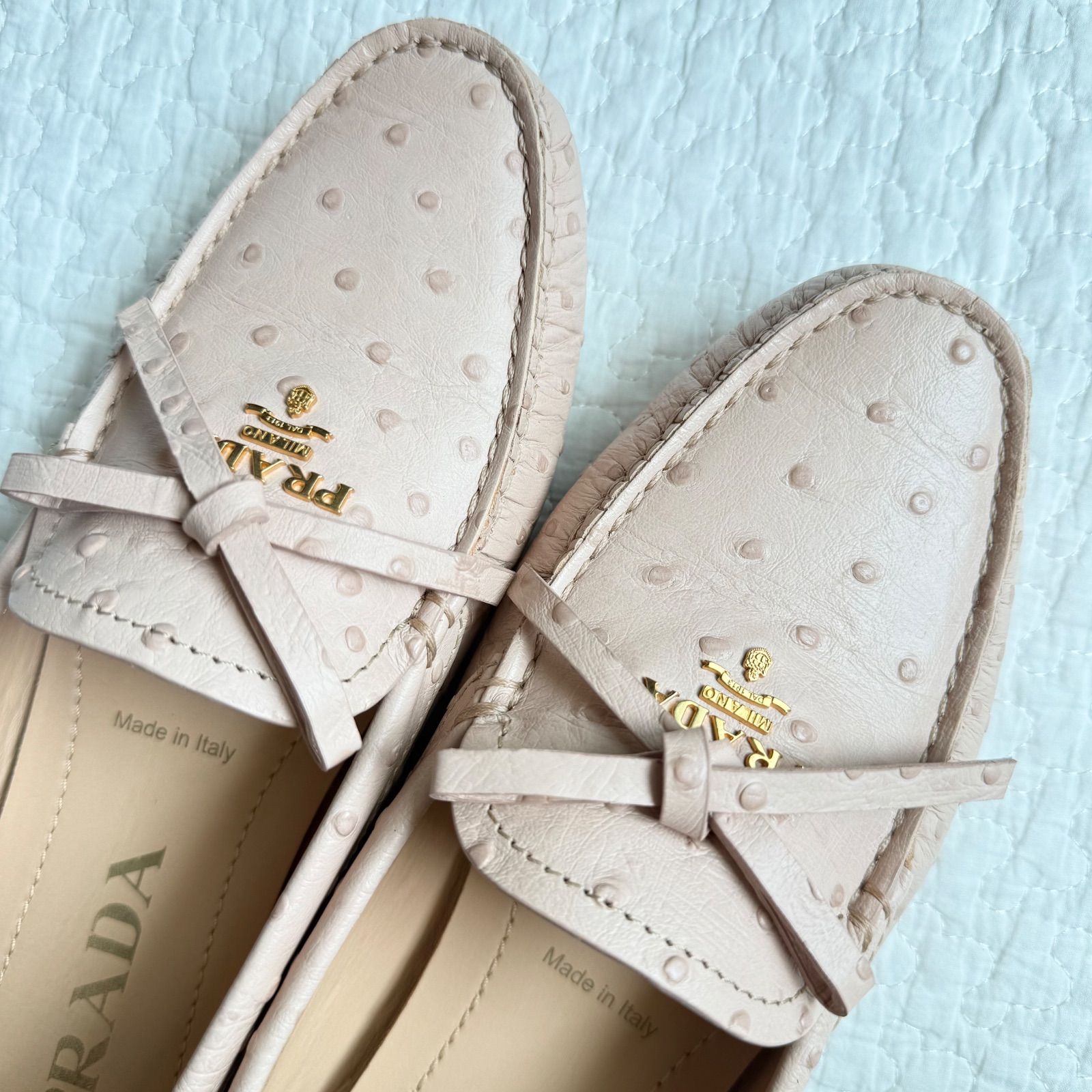 美品✨PRADA プラダ　ドライビングシューズ　リボン ゴールドロゴ 付属品 ✨良品✨PRADA ドライビングシューズ ロゴ リボン ゴールド