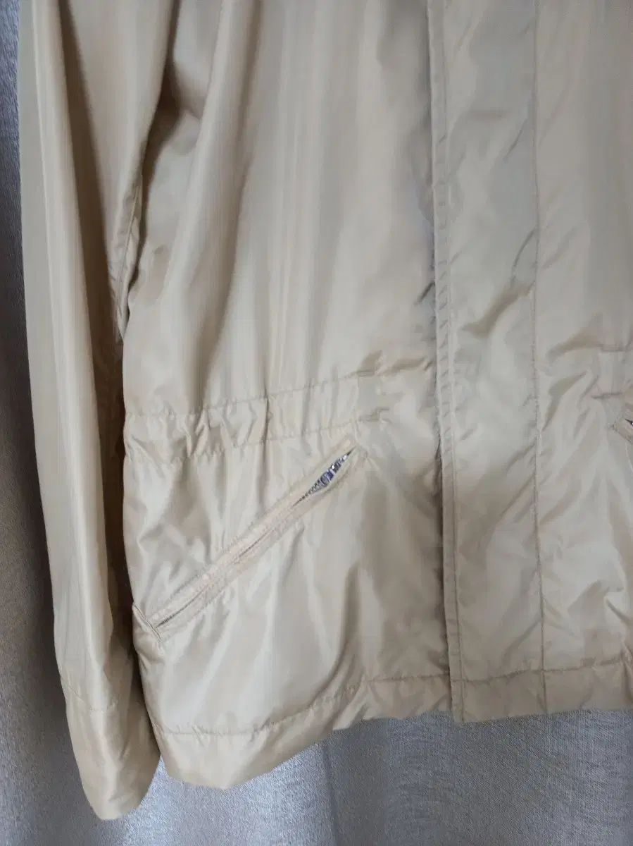 レディース ウィンドブレーカー