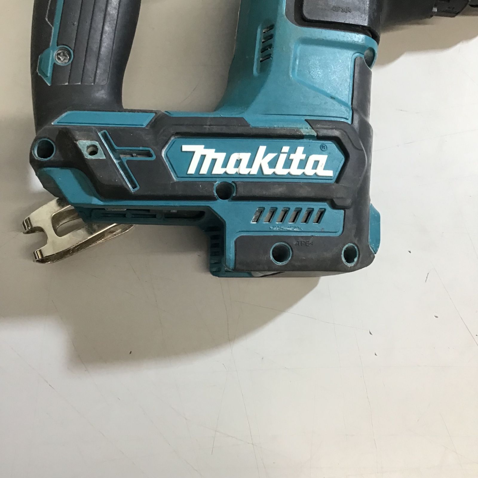 10.8V