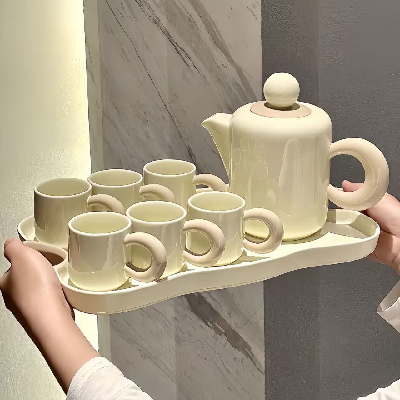 北欧風セラミックティーセット おしゃれ 陶器カップ 急須 6点セット 引越し祝い 新生活 リビング用 軽奢華 ホワイト系