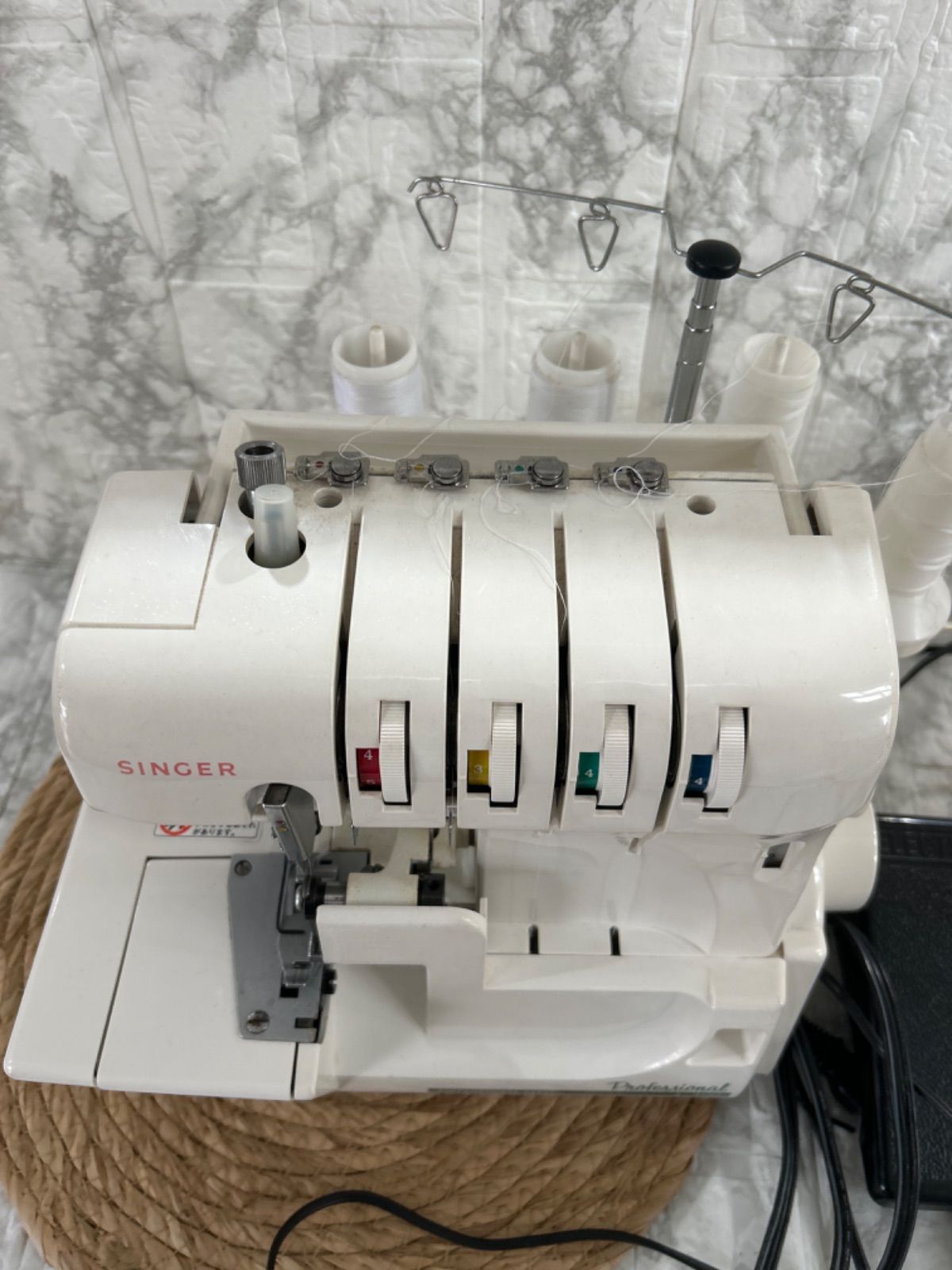 シンガー(SINGER) ロックミシン 2本針4本糸かがりミシン (差動送り付) S-400 中古 シンガー(SINGER) ロックミシン 2本針4本糸かがりミシン (差動送り