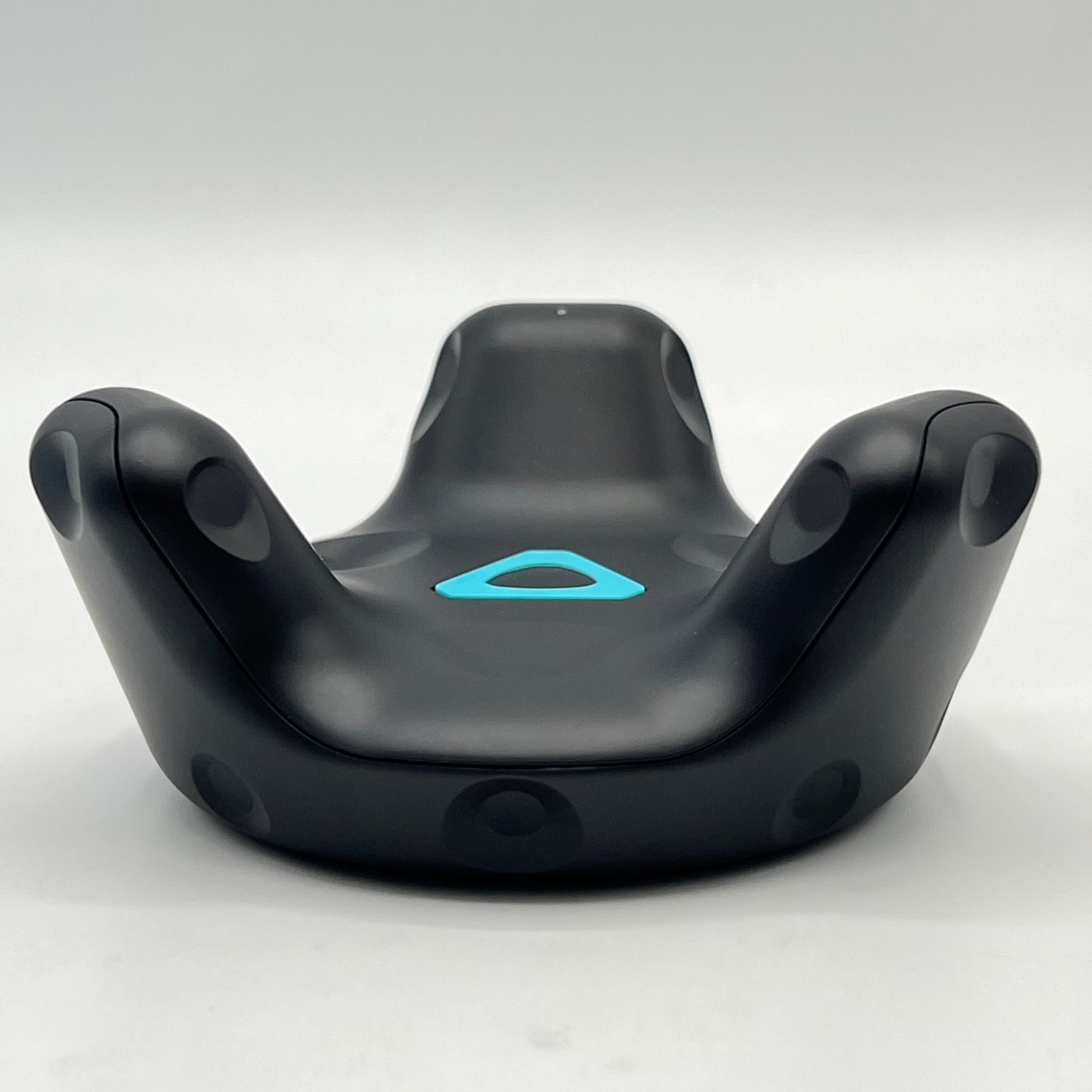 美品】HTC VIVE Tracker 2018 99HANL002-00 アクセサリー トラッカー