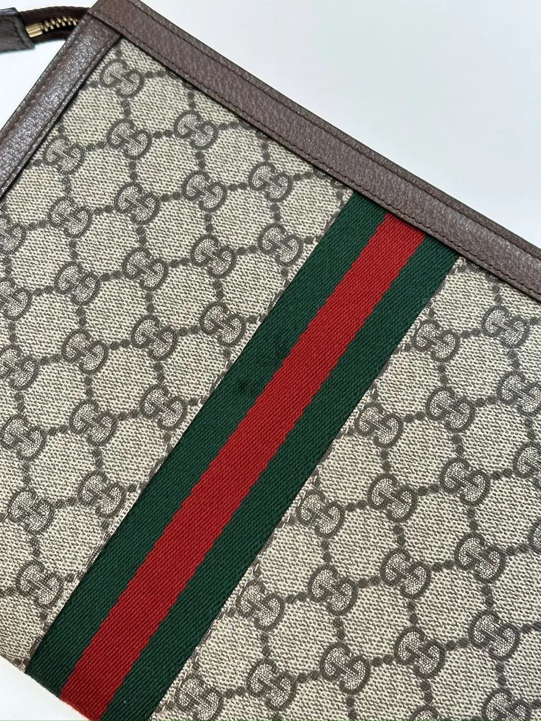 ゴールド クラッチバッグ