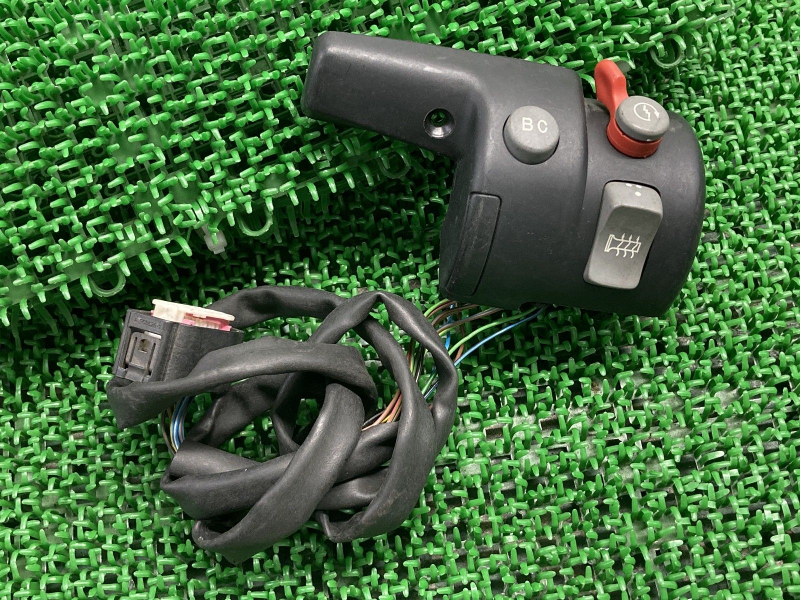 バイク R1200RT ハンドルスイッチ 右 820-0135-404/7681110 BMW 純正