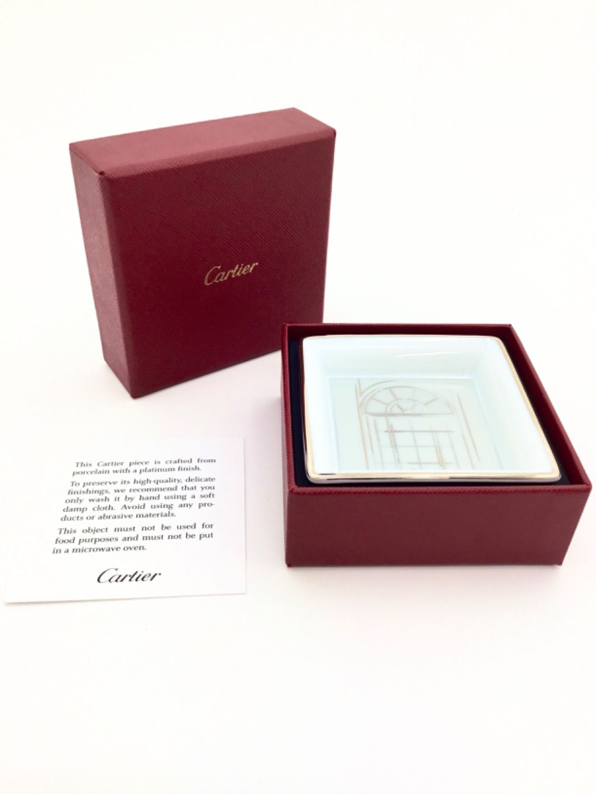 中古 美品】Cartier カルティエ トレイ 美品 ホワイト 磁器トレイ 小物