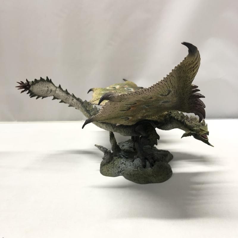 中古】カプコン 雌火竜 リオレイア 復刻版 モンスターハンター