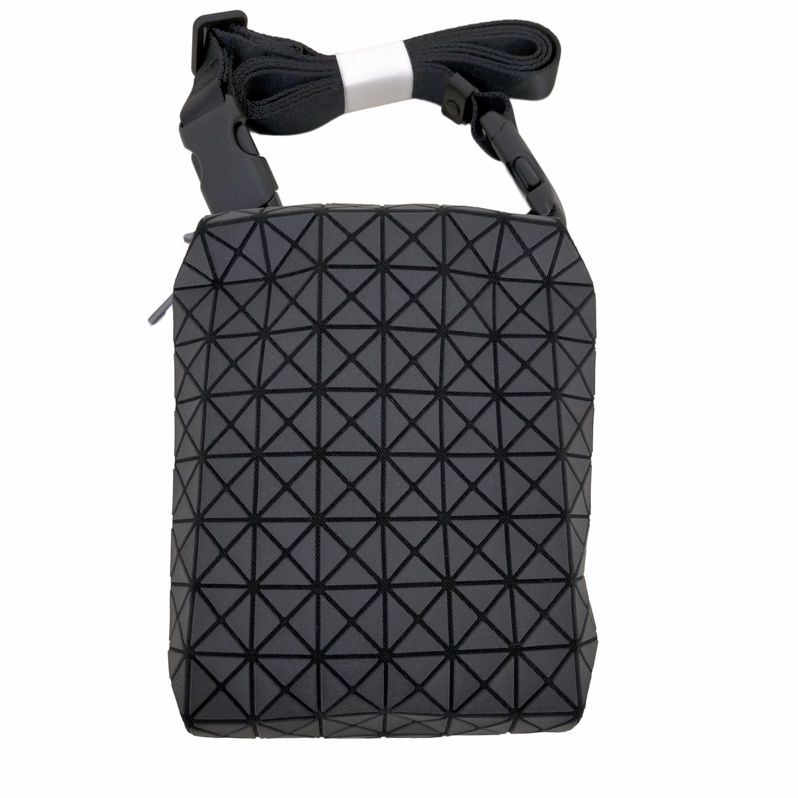 バオバオイッセイミヤケ BAO BAO ISSEY MIYAKE KURO SERIES BEETLE