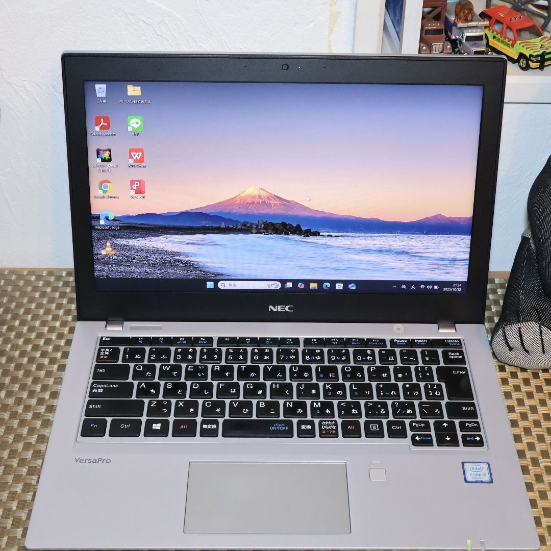 Win11公式対応8世代i5 メ4G SSD TypeC FHD 無線 カメラ