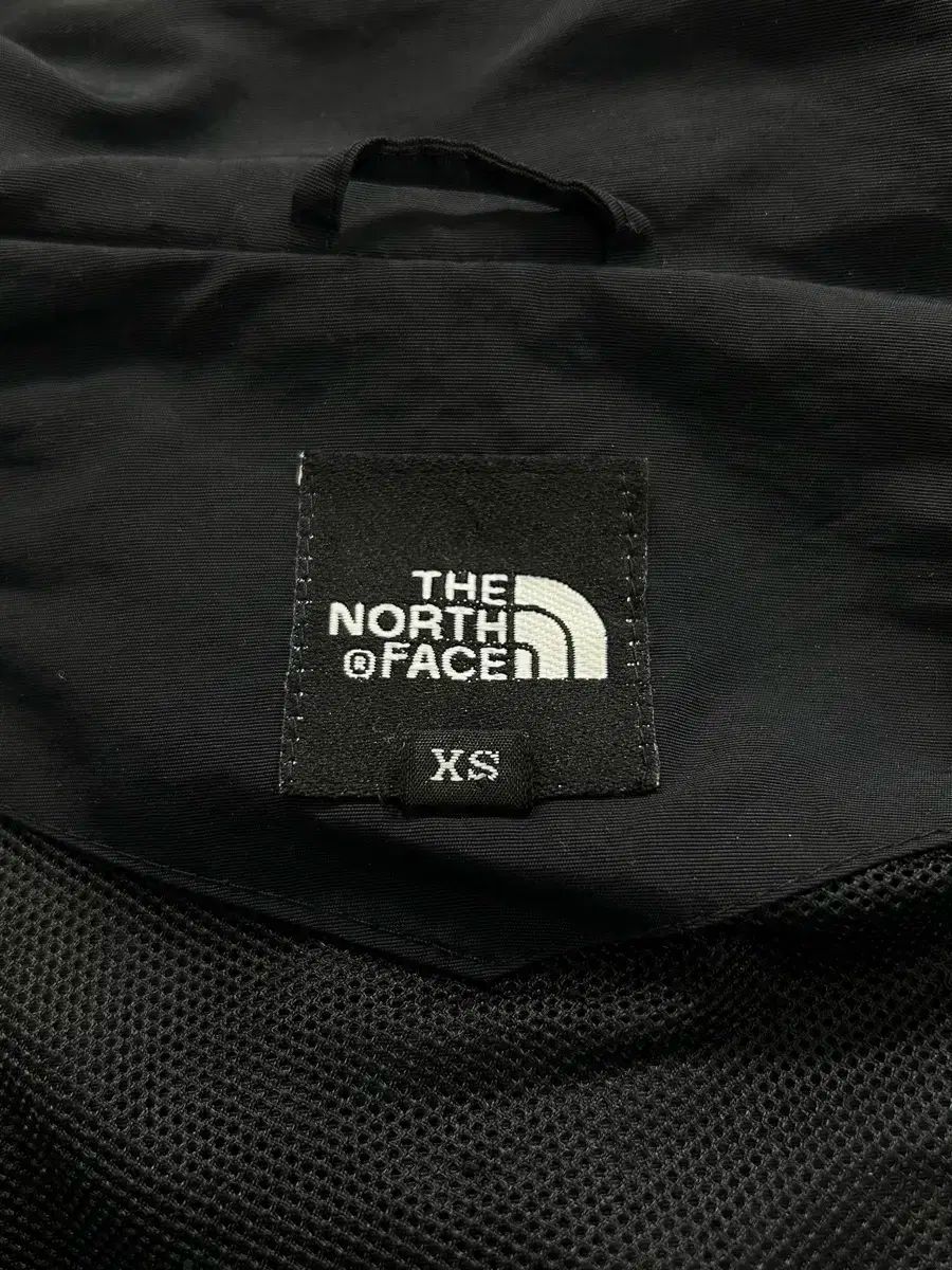 全部激安で販売！ THE NORTH FACE ザノースフェイス サイドポケット ロゴ ウィンドブレーカー ジャケット