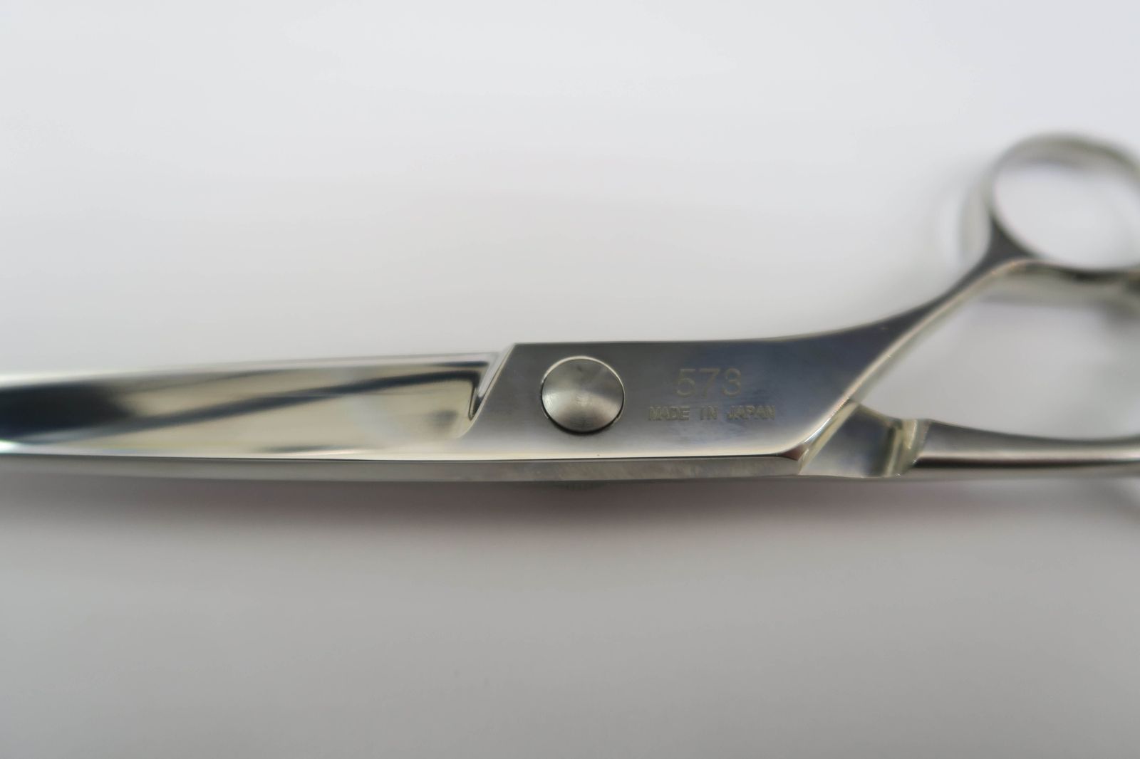 Bランク【光シザー HIKARI ヒカリ】 BLAZE 573 シザー 美容師・理容師