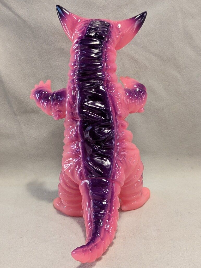 STRANGE GALLERY 僕の怪獣 怪奇画廊 ゴモラ 　桃蓄光 STRANGE GALLERY 僕の怪獣 怪奇画廊 ゴモラ 桃蓄光 - メルカリ