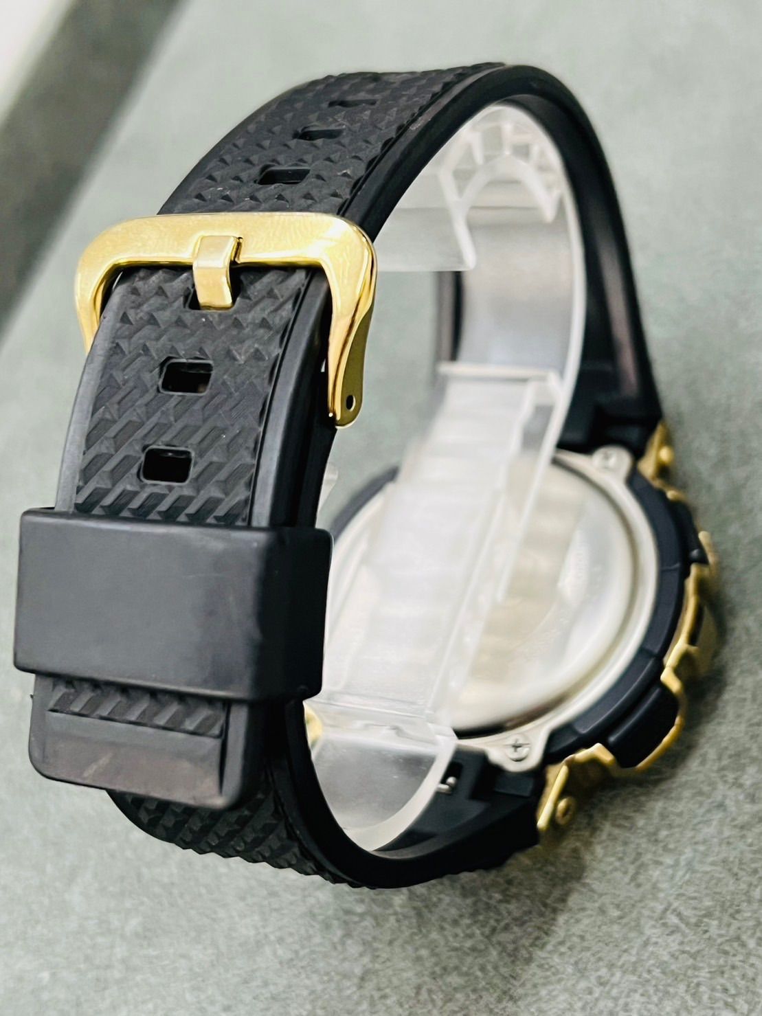 G-SHOCK メタルカバード ゴールド 腕時計 GM-110G-1A9JF - OTH