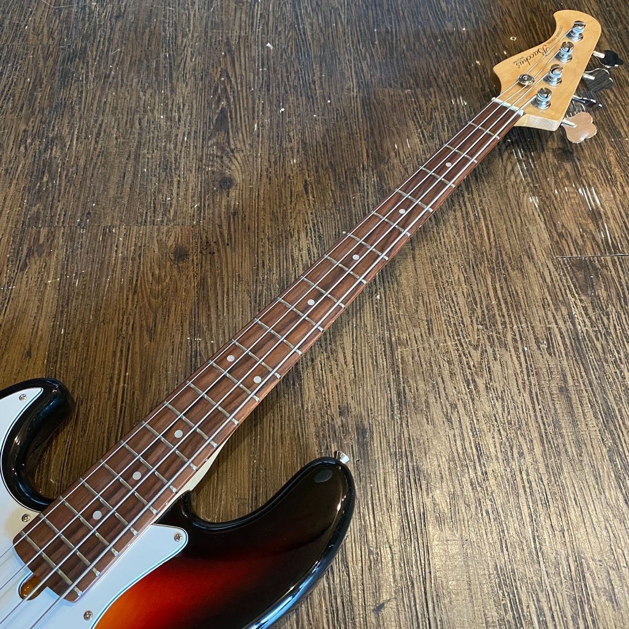 Bacchus バッカス　エレキベース　BJB-1R-LH　レフティ Amazon | レフトハンド/左利き用・エレキベース｜Bacchus/BJB-1R