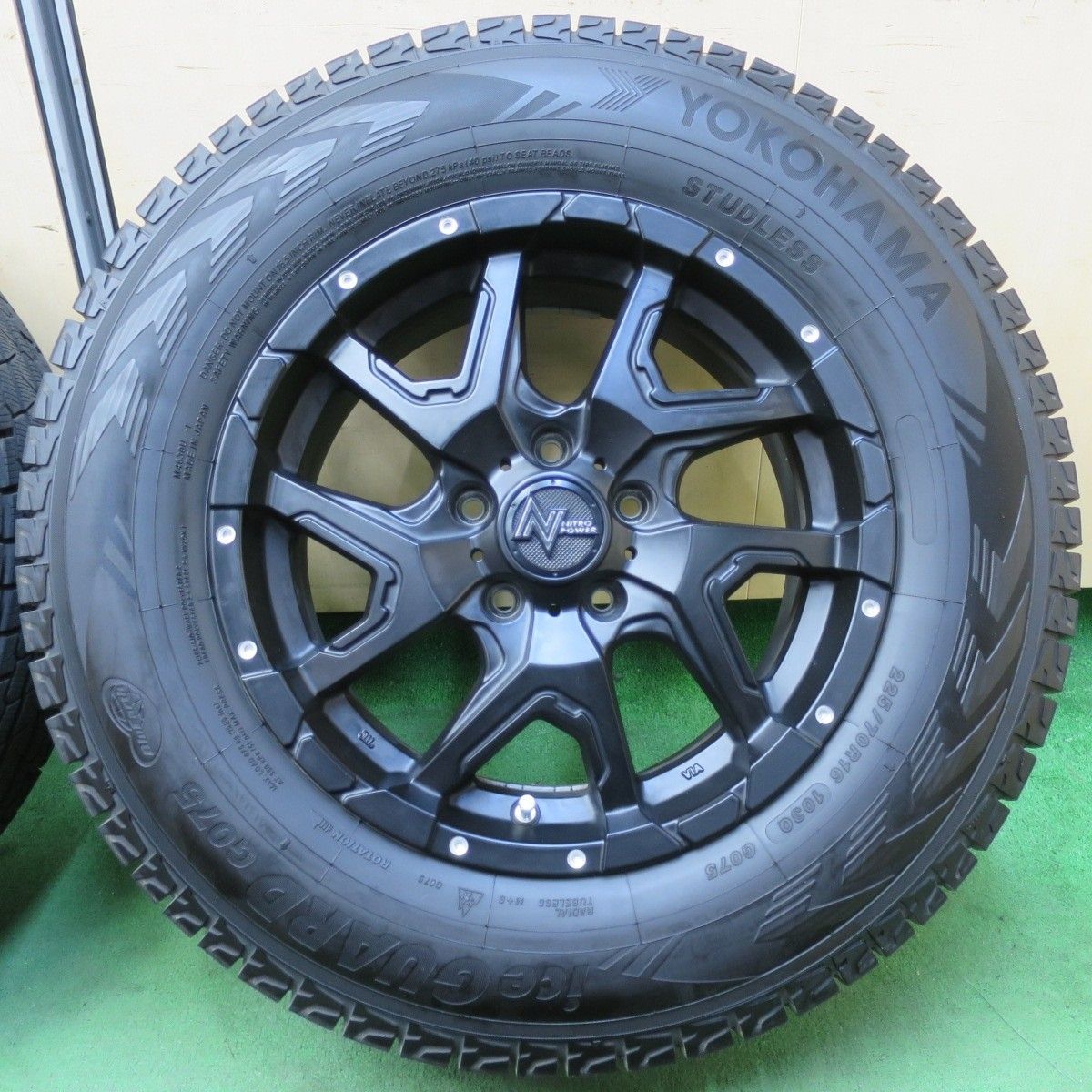 デリカD5純正スチールホイールiceGUARD G075 16インチタイヤセット デリカD5純正スチールホイールiceGUARD G075 16インチタイヤセット