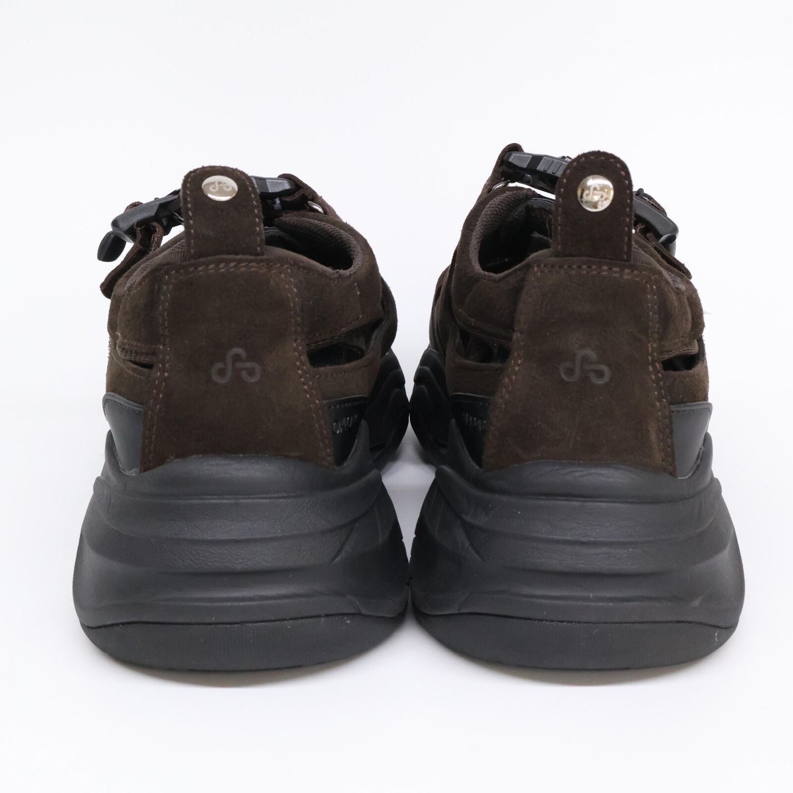【VERY掲載】OAO THE CURVE 1 AERO THE CURVE 1 | OAO, based in Tokyo and Kyoto, pursues a