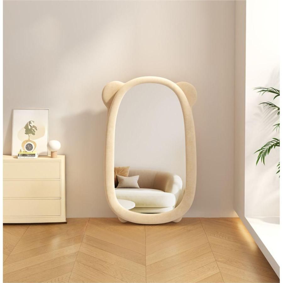 色彩鮮やかで明るい