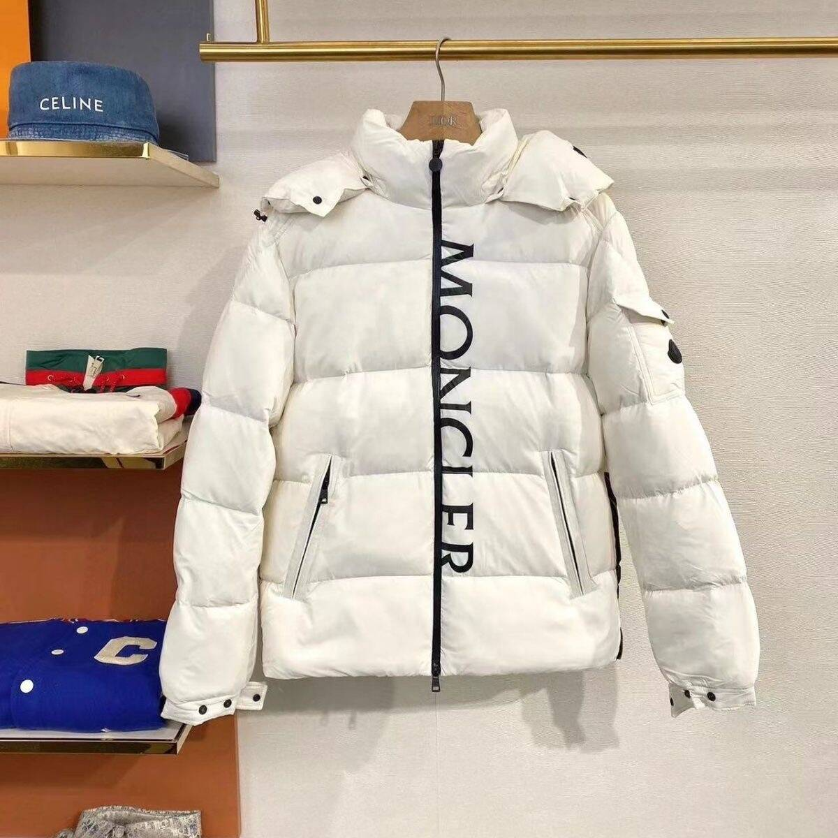 【2色   新品】 MONCLER   モンクレール    ダウンジャケット  男女同型