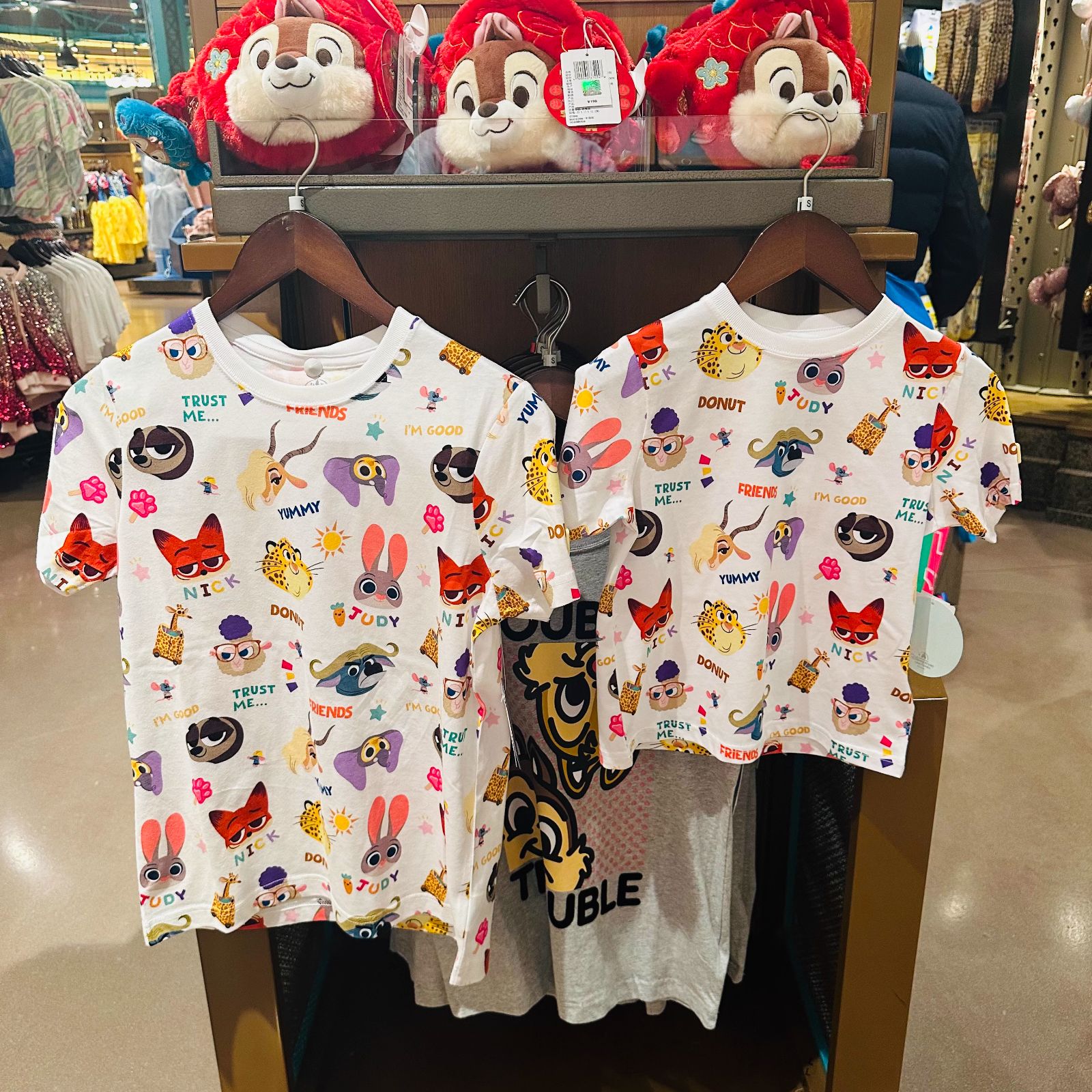上海ディズニー限定　ズートピア　Tシャツ 上海ディズニー ズートピア Tシャツ ニック ジュディ