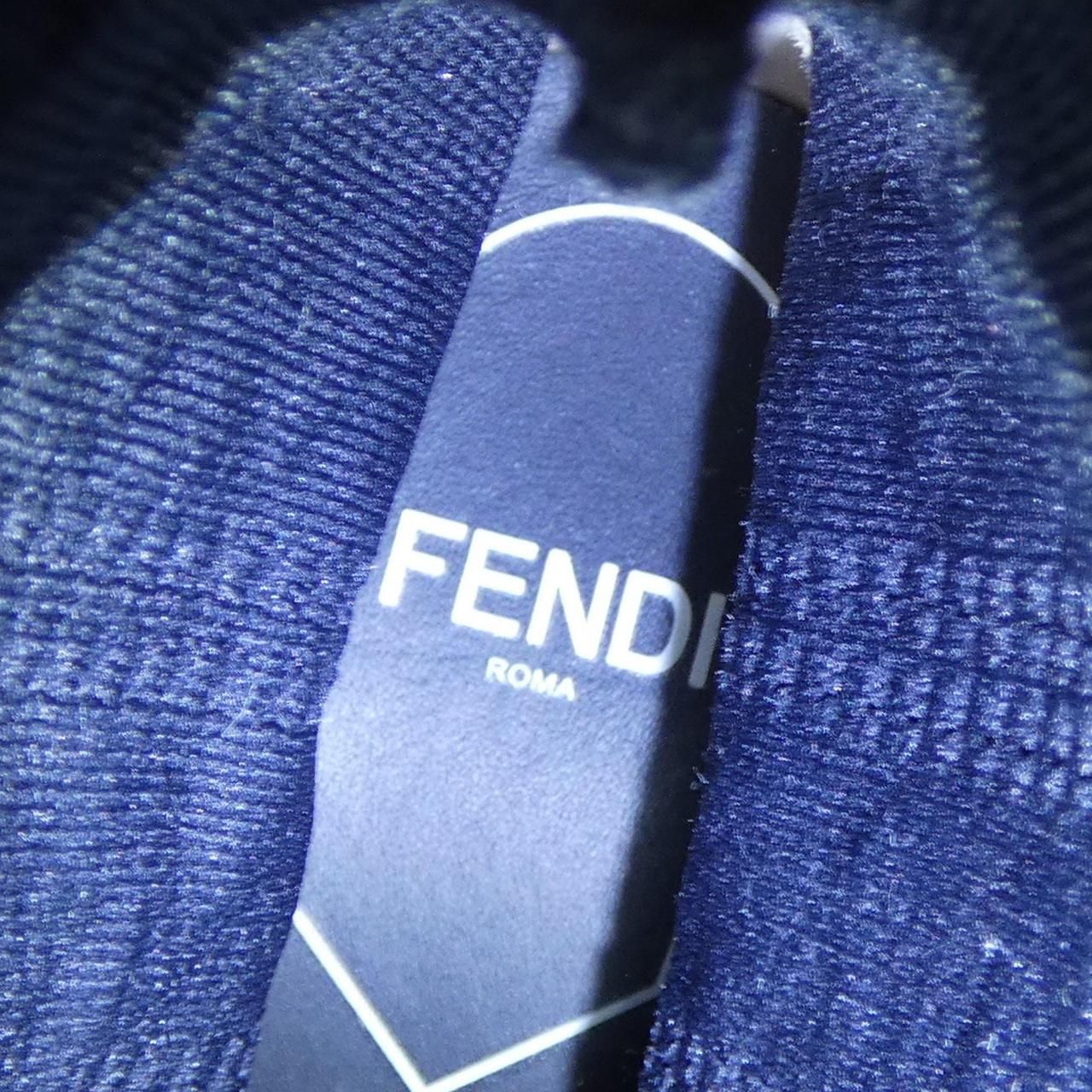 FENDI スニーカー