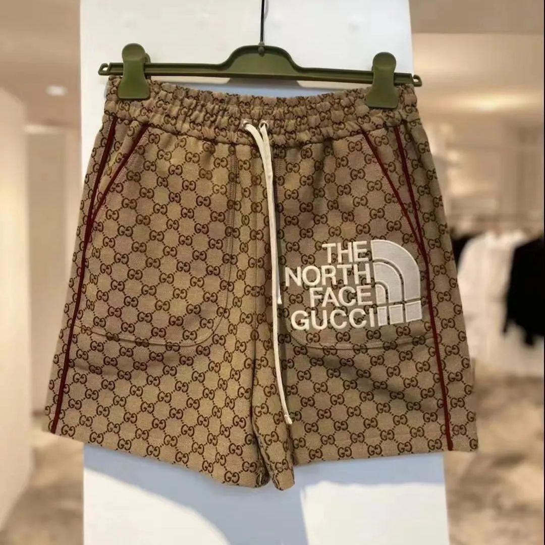 ☆年始特別セール品 新品未使用 グッチ×ノースフェイス GG柄ショート 