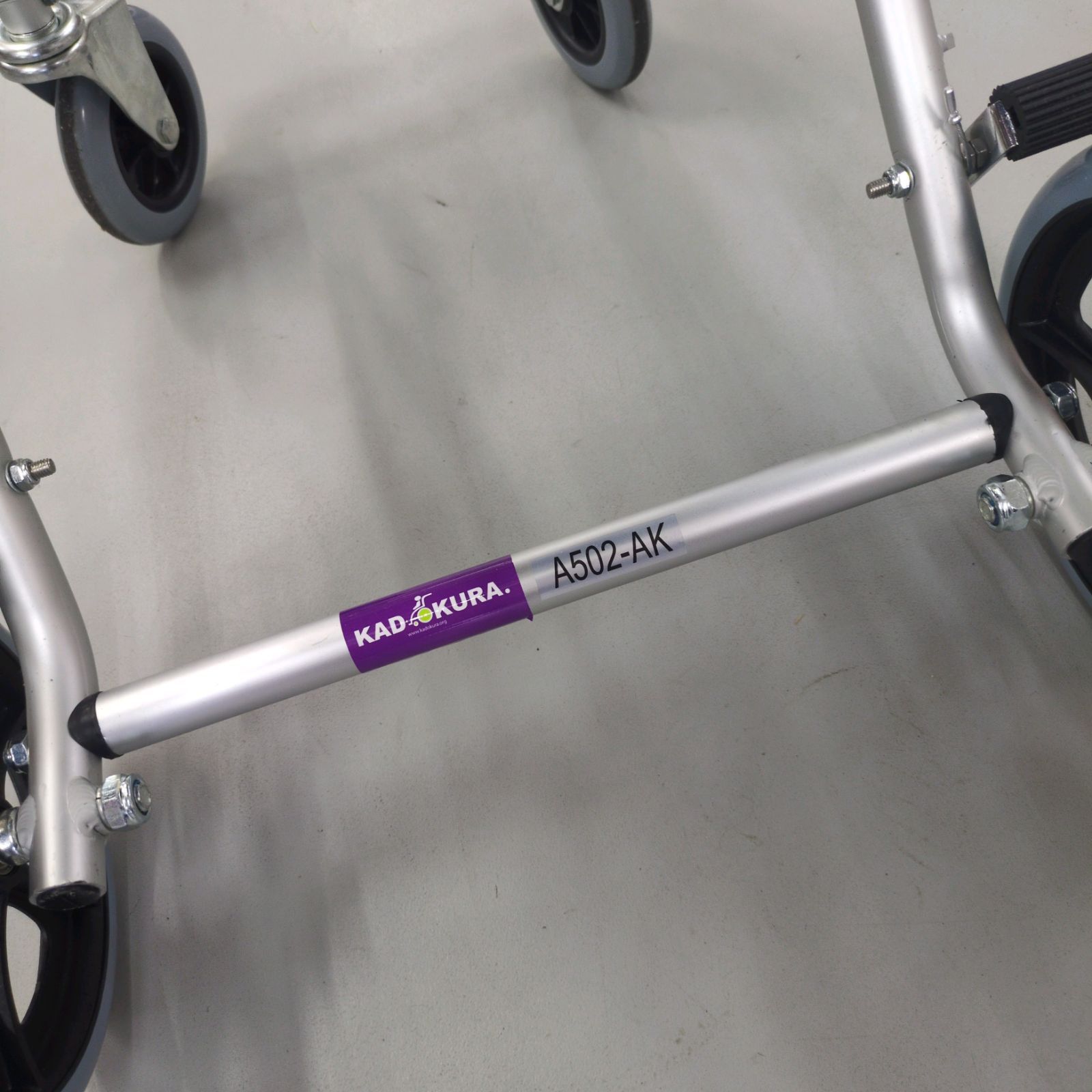 J507 多少の小キズ有り KADOKURA 簡易式介助車 A502-AK STEELWINDOWSANDDOORS_COM