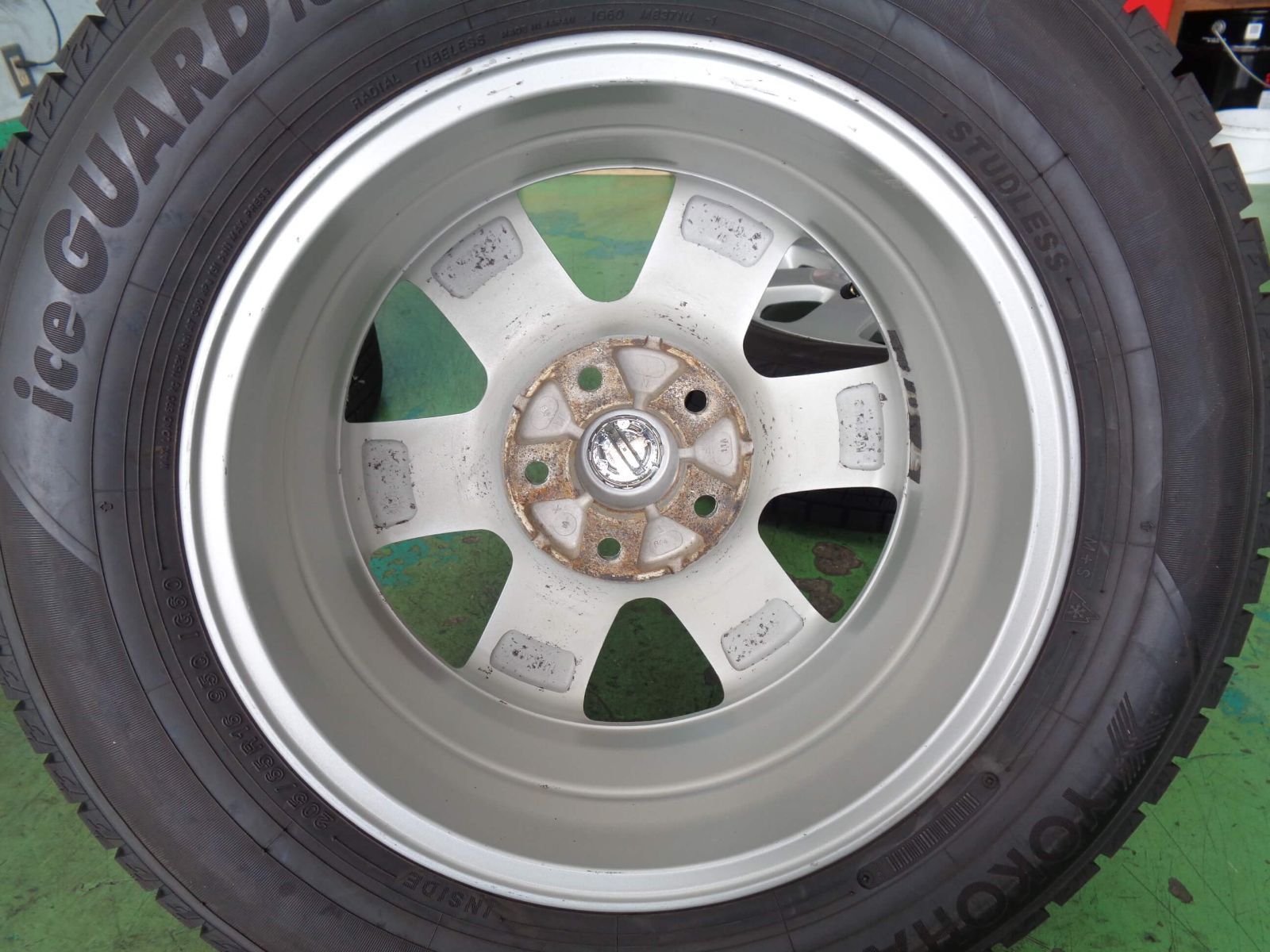 6J-16インチ 5H114.3 +45 日産 セレナ 205/65R16 アイスガード iG60 中古 スタッドレス タイヤ ホイール 4本 C28 セレナ適合♪ - メルカリ